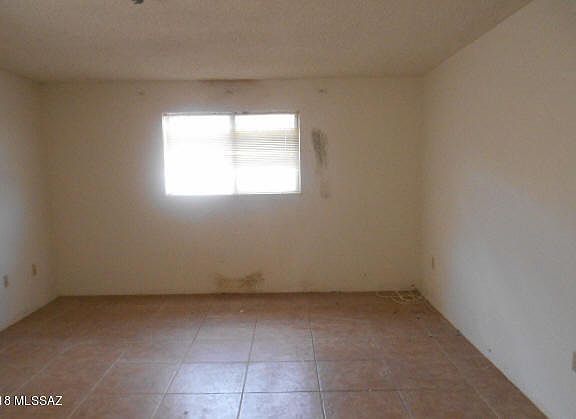 5th image of 222 W Calle Frambuesa