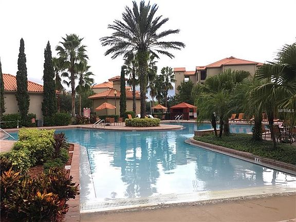 Beautiful Resort Style Pool