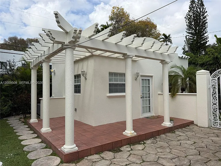 533 Minorca Ave — Photo 13
