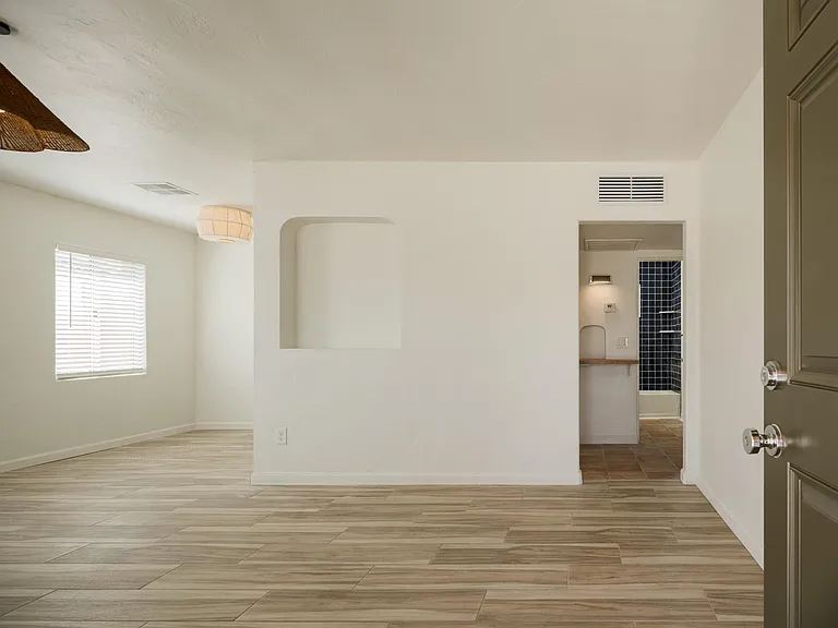 1641 E Coronado Rd — Photo 4