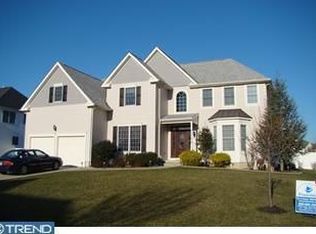 2 Gardengate Ct, Columbus, NJ 08022