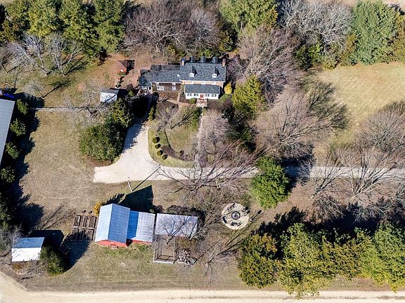 2nd image of 252 Granny Branch Rd