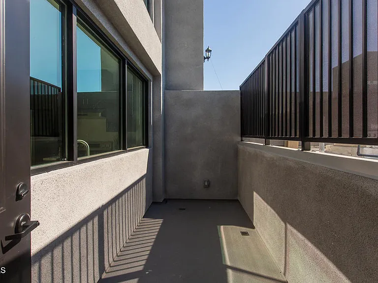 3682 Harriman Ave #3 — Photo 11