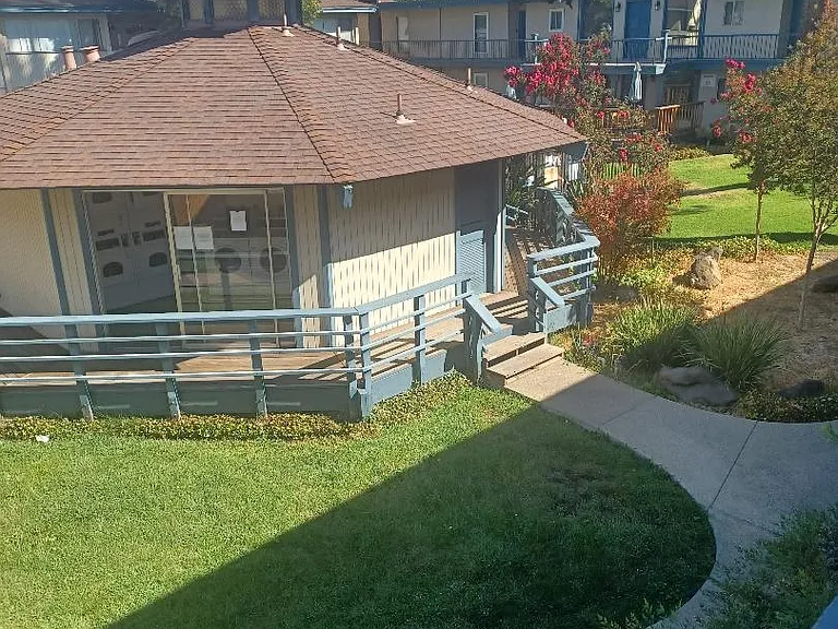 1731 Ellis St #24 — Photo 3