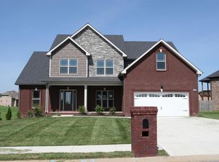 1560 Edgewater Ln, Clarksville, TN 37043