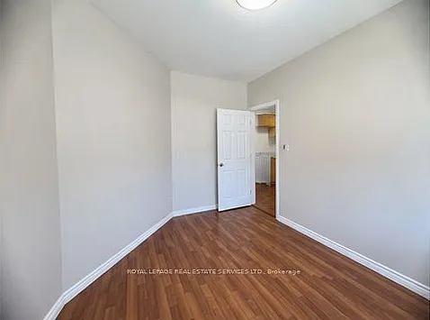 186 Spadina Rd #MAIN FLOOR — Photo 13