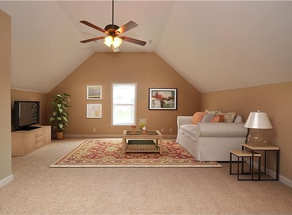 3rd image of 109 Meadow Wood Park