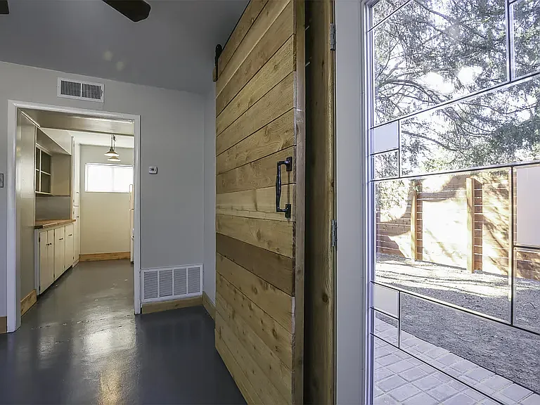 804 N Locust St #B2 — Photo 26