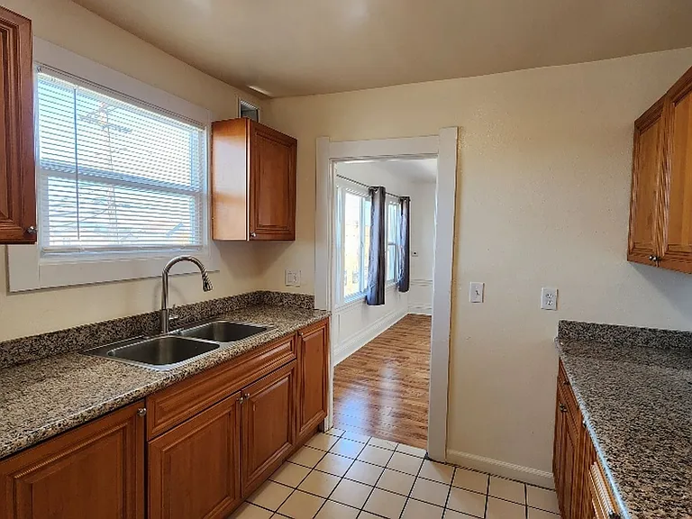 1003 Roosevelt Ave — Photo 14