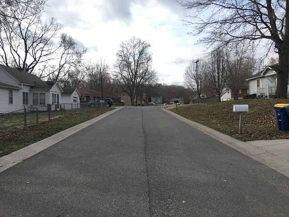 5th image of 305 Woodland Ave