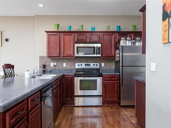 5th image of 9425 N Granby Ave