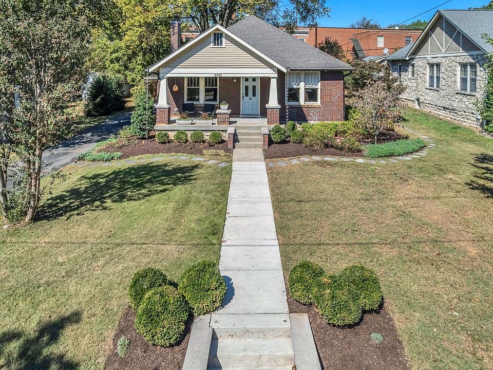 1st image of 2926 Westmoreland Dr