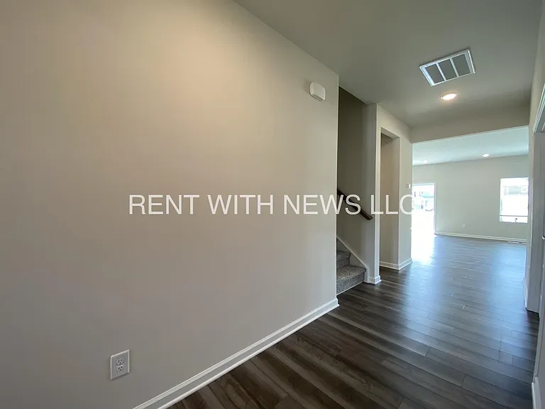 797 Riguard Way — Photo 27