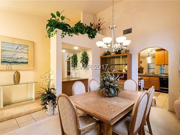 3rd image of 3943 Saddlewood Ct
