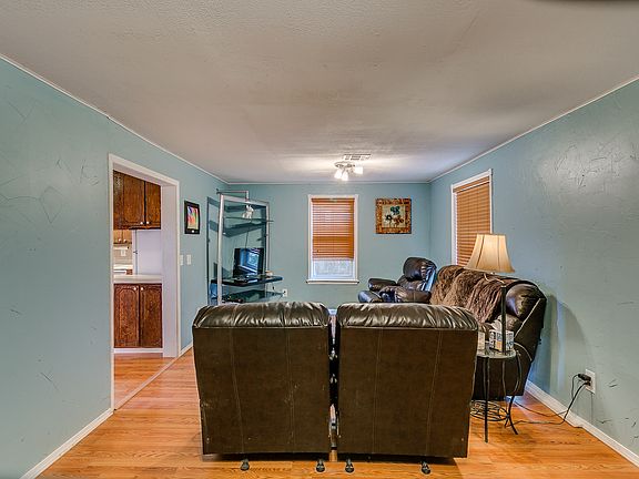 3rd image of 122 NE 2nd St