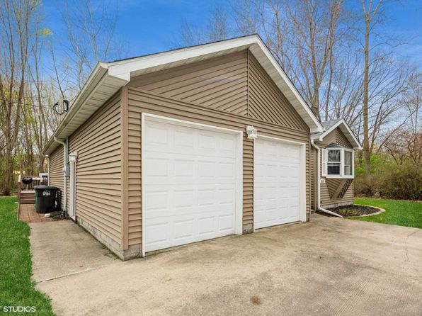 3031 E 22nd Ave, Lake Station, IN 46405