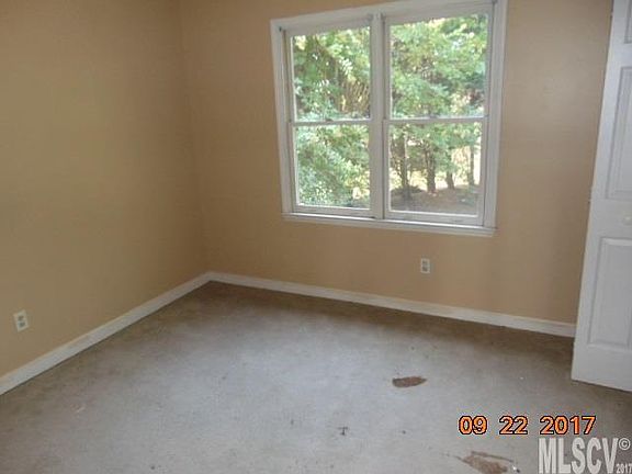 4th image of 509 30th Avenue Cir NE