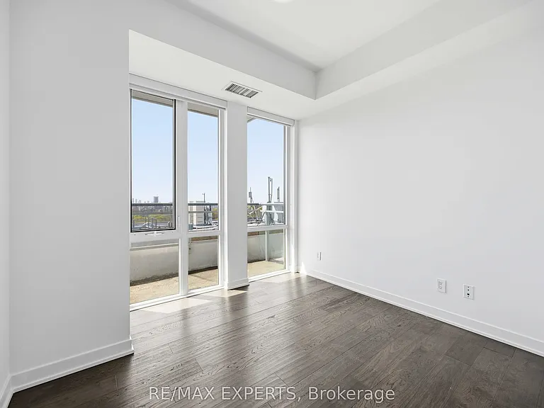 223 Saint Clair Ave W #1007 — Photo 9