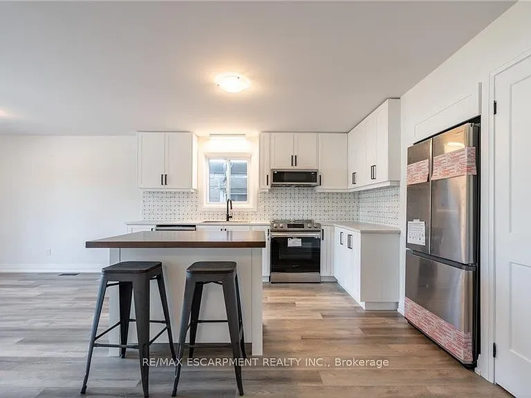 4289 Mountain St #3 — Photo 15