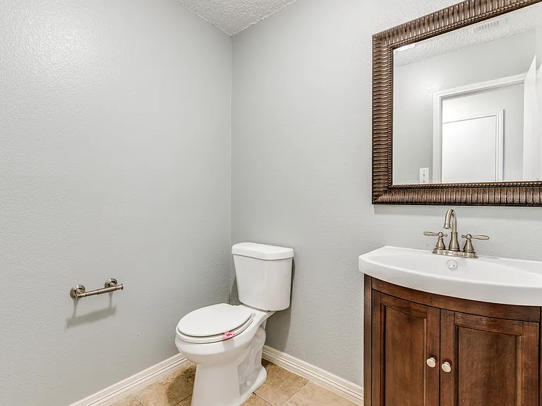 2112 Royal Acres Trl — Photo 21
