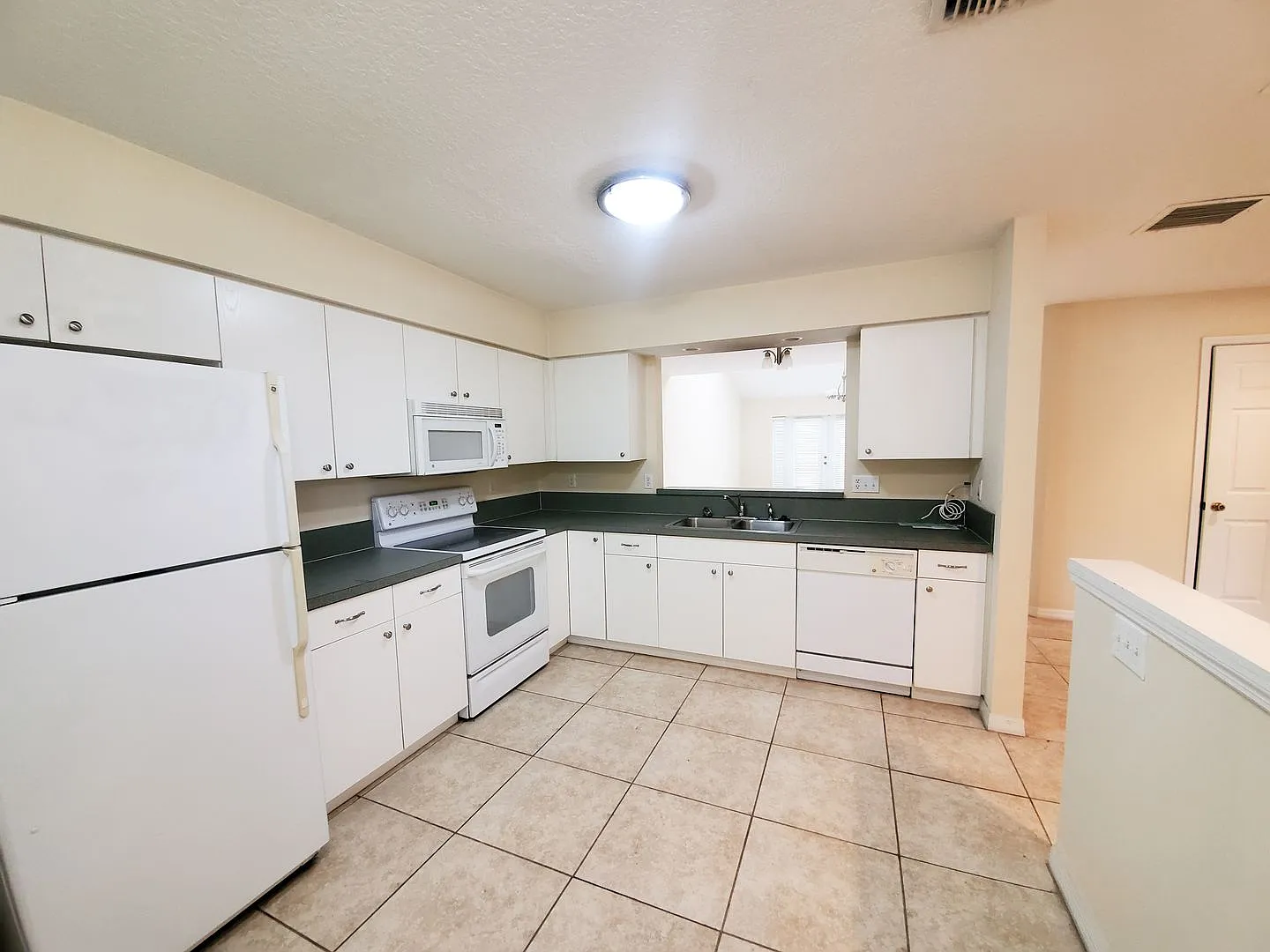 2 Bedrooms plus Loft! — Photo 3