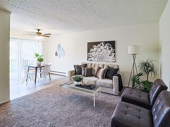 3rd image of 2351 Beechmont Ave #17