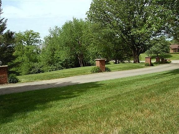 2nd image of 852 Rosewood Dr