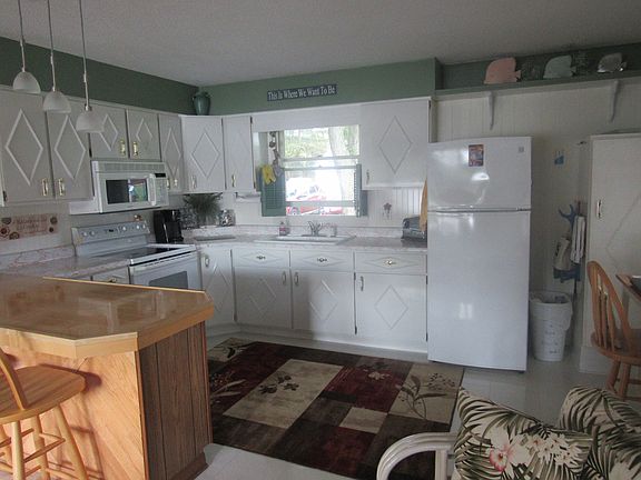 3rd image of 2219 W Delta Dr