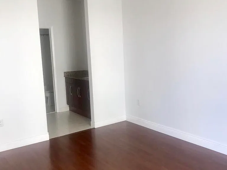 7275 SW 90th Way #302 — Photo 6