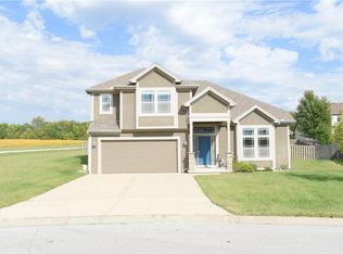 5007 143rd St, Basehor, KS 66007