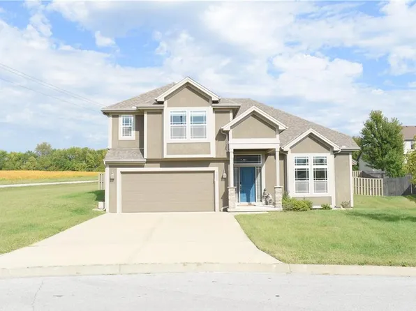 5007 143rd St, Basehor, KS 66007
