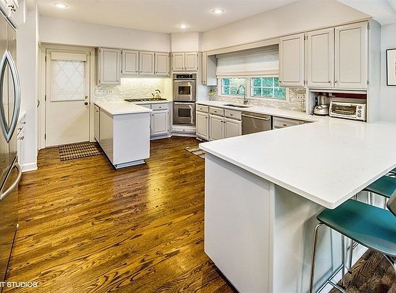 3rd image of 92 Indian Tree Dr