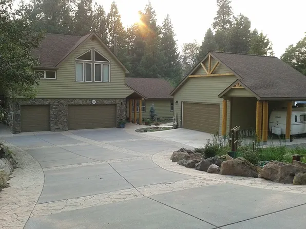 820 Michelle Dr, Mount Shasta, CA 96067