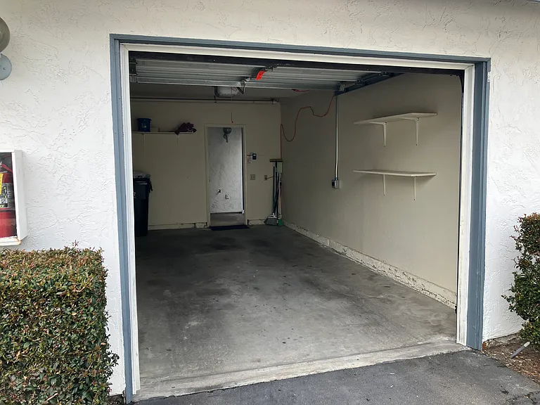 Single car garage with 220V Outlet