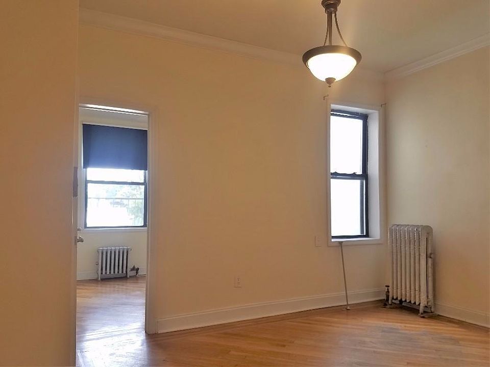 1st image of 435 Rogers Ave