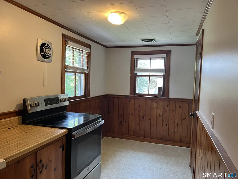 37 Pearl St #B — Photo 15