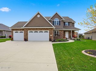 16169 Forest Ln, Findlay, OH 45840