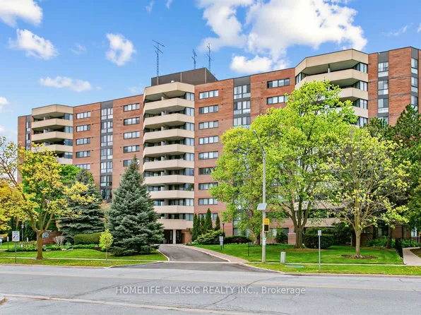 40 Baif Blvd #803, Richmond Hill, ON L4C 5M9