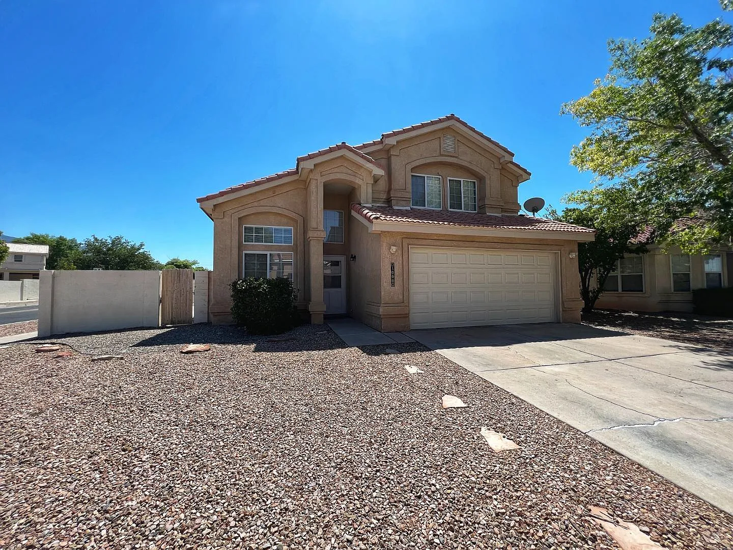 3 bed, 1727 sqft, $2,250 — Photo 2