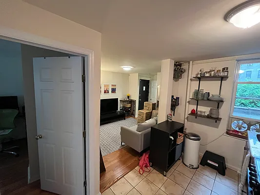 Rented by Urban Real Estate Property Group Inc | media 8