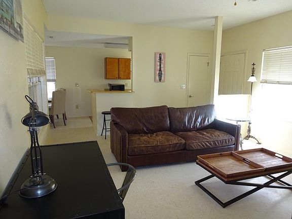 2nd image of 105 Jardin Ct