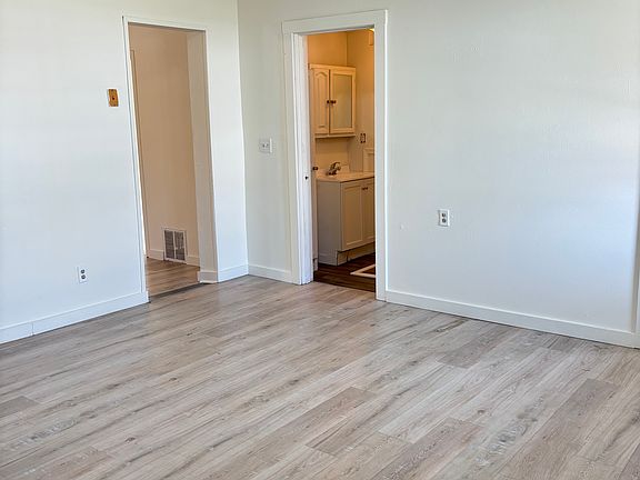 2nd image of 601 Meadow St #1