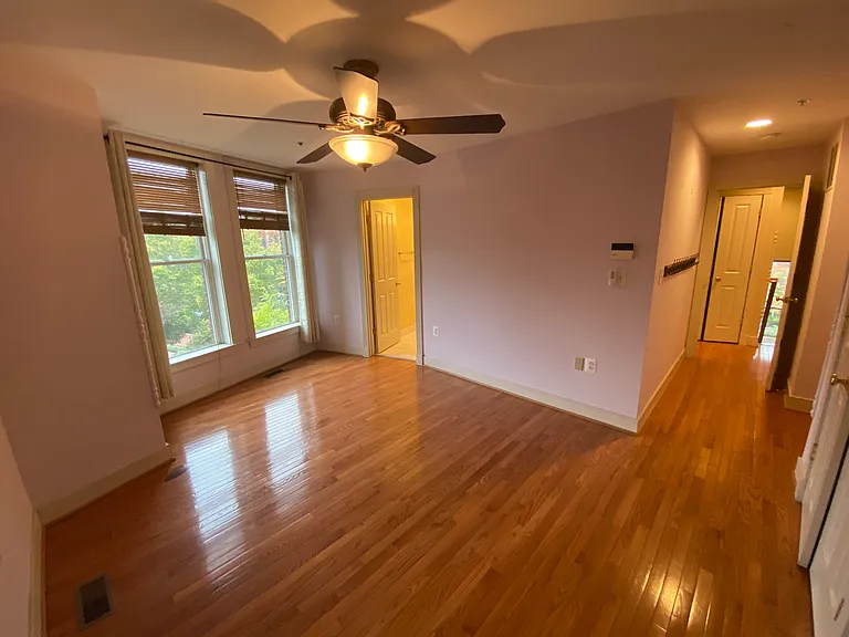 619 I St SE #A — Photo 21