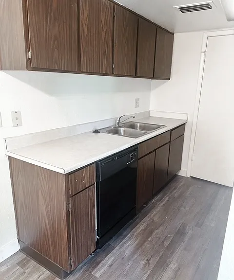 5861 N 48th Ave — Photo 3