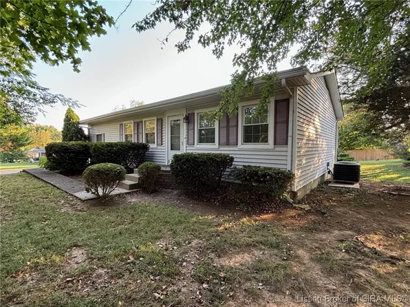 9011 Highway 60, Sellersburg, IN 47172