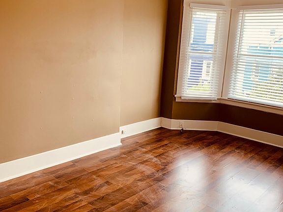 3rd image of 955 Page St APT 5