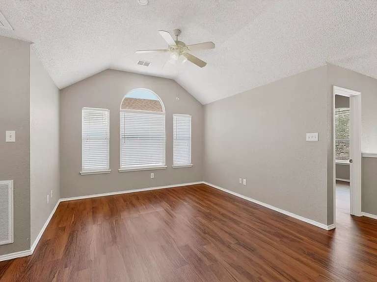 2023 Nottingham Pl — Photo 20