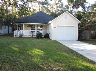 860 Begonia St, Atlantic Beach, FL 32233