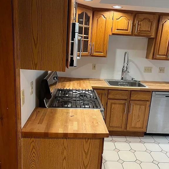 7 Gorham Rd #2L — Photo 2