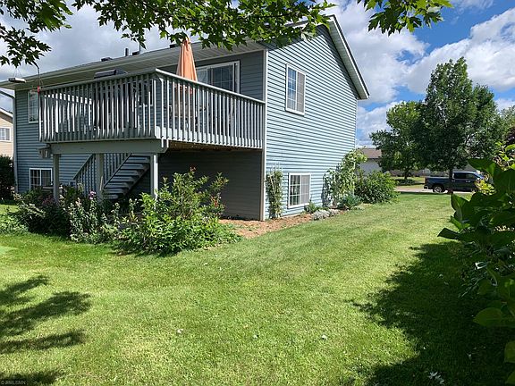 3rd image of 609 3rd Ave NE